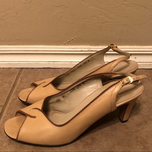 Salvatore Ferragamo Slingback Heels Nude Sz 8.5 - Picture 1 of 9